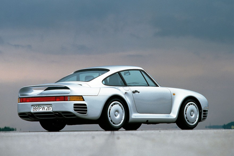 Porsche 959: как не успеть в ралли, но победить в Дакаре и утереть нос Ferrari