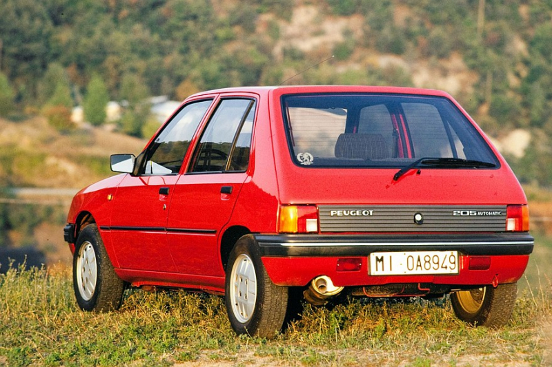 Львёнок-рекордсмен: почему Peugeot 205 был одним из лучших в своём классе