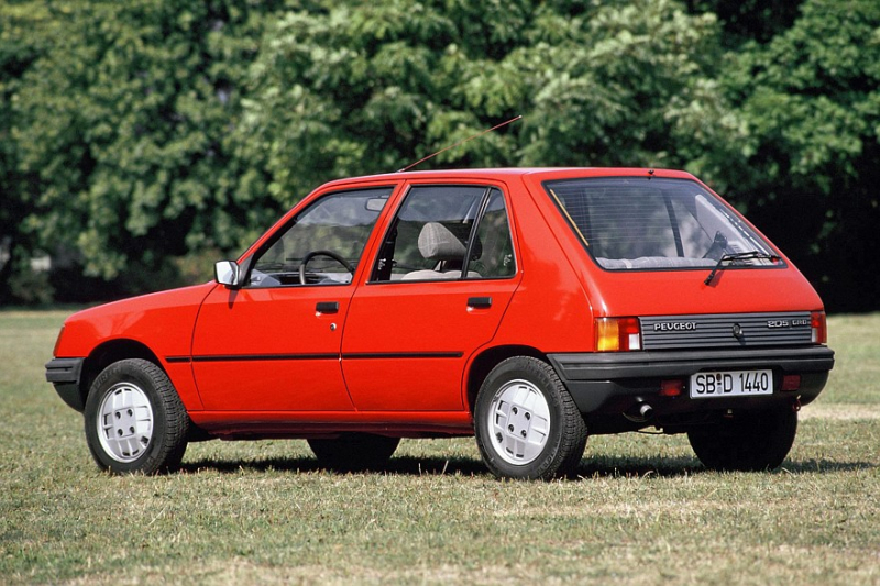 Львёнок-рекордсмен: почему Peugeot 205 был одним из лучших в своём классе