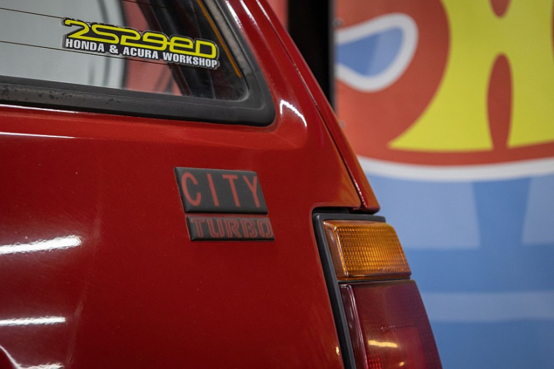 Дерзкий моторчик и мопед в комплекте: опыт владения Honda City Turbo I 1982 года